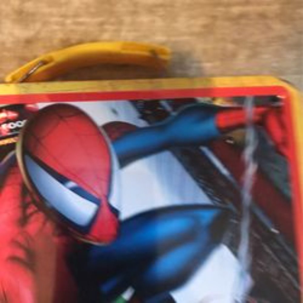 Marvel Comics 2004 Spider-Man Edition Collectible Metal Tin Embossed Lunch Box - Picture 4 of 5